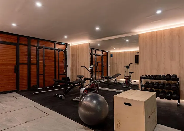 Trendy Roma, Private Rooftop, Bbq, Ac & Gym